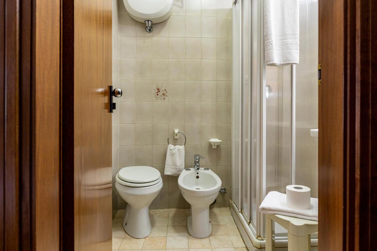 Catignano Hotel กุบบีโอ ภายนอก รูปภาพ
