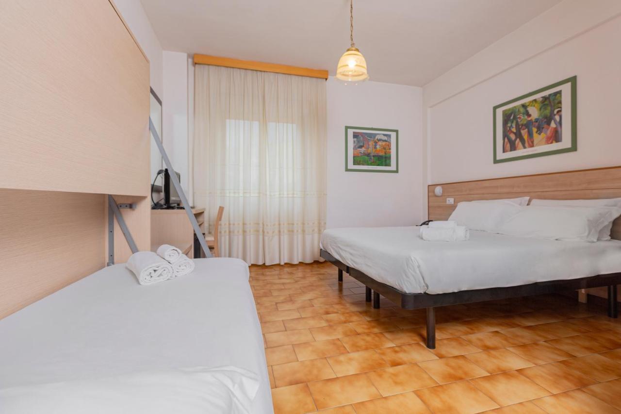 Catignano Hotel กุบบีโอ ภายนอก รูปภาพ