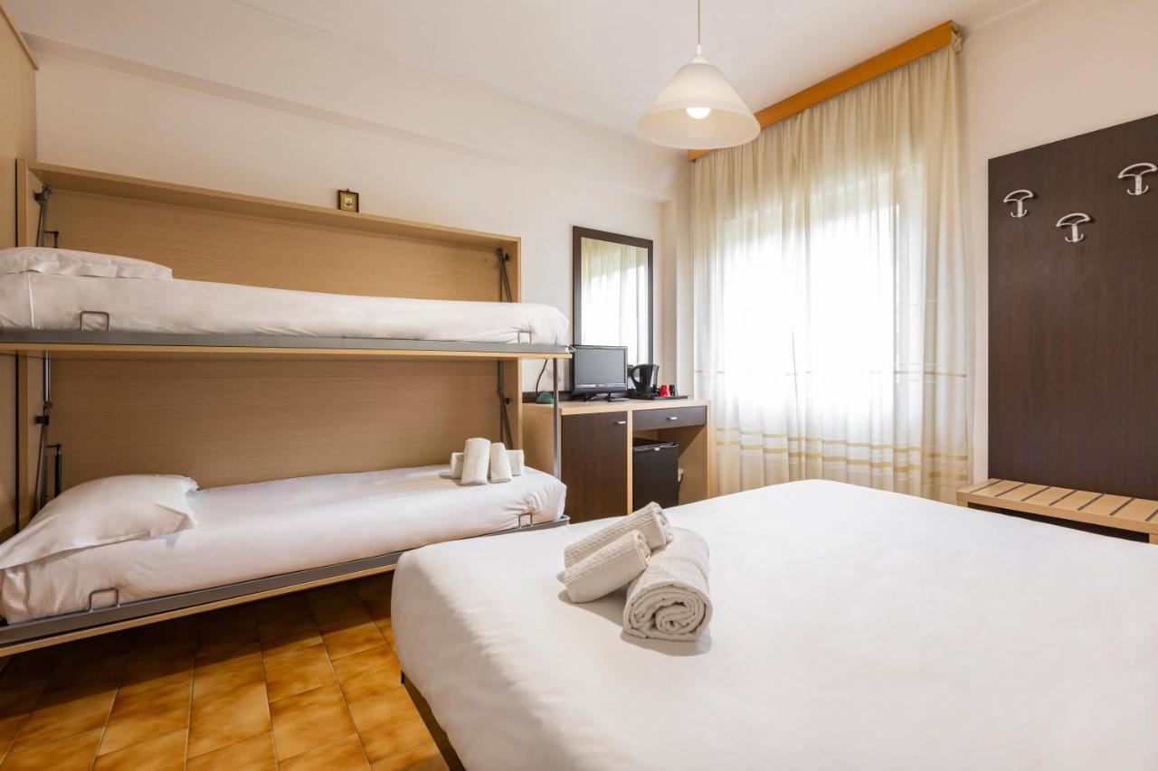 Catignano Hotel กุบบีโอ ภายนอก รูปภาพ